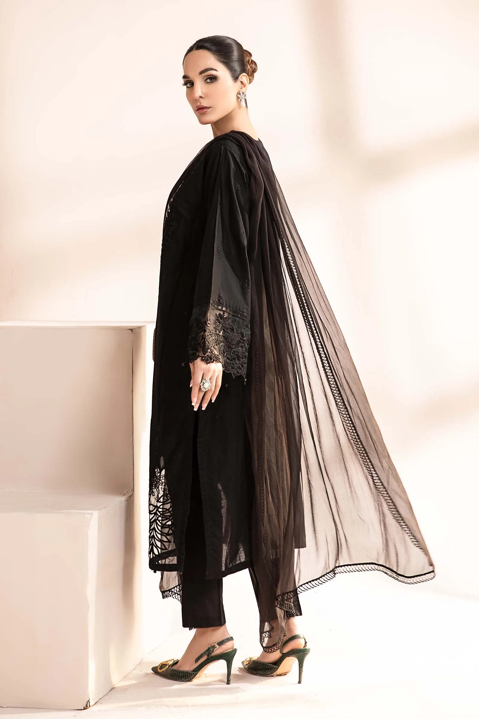 3 Piece Embroidered Self Jacquard Lawn Suit | DW-MN24-02