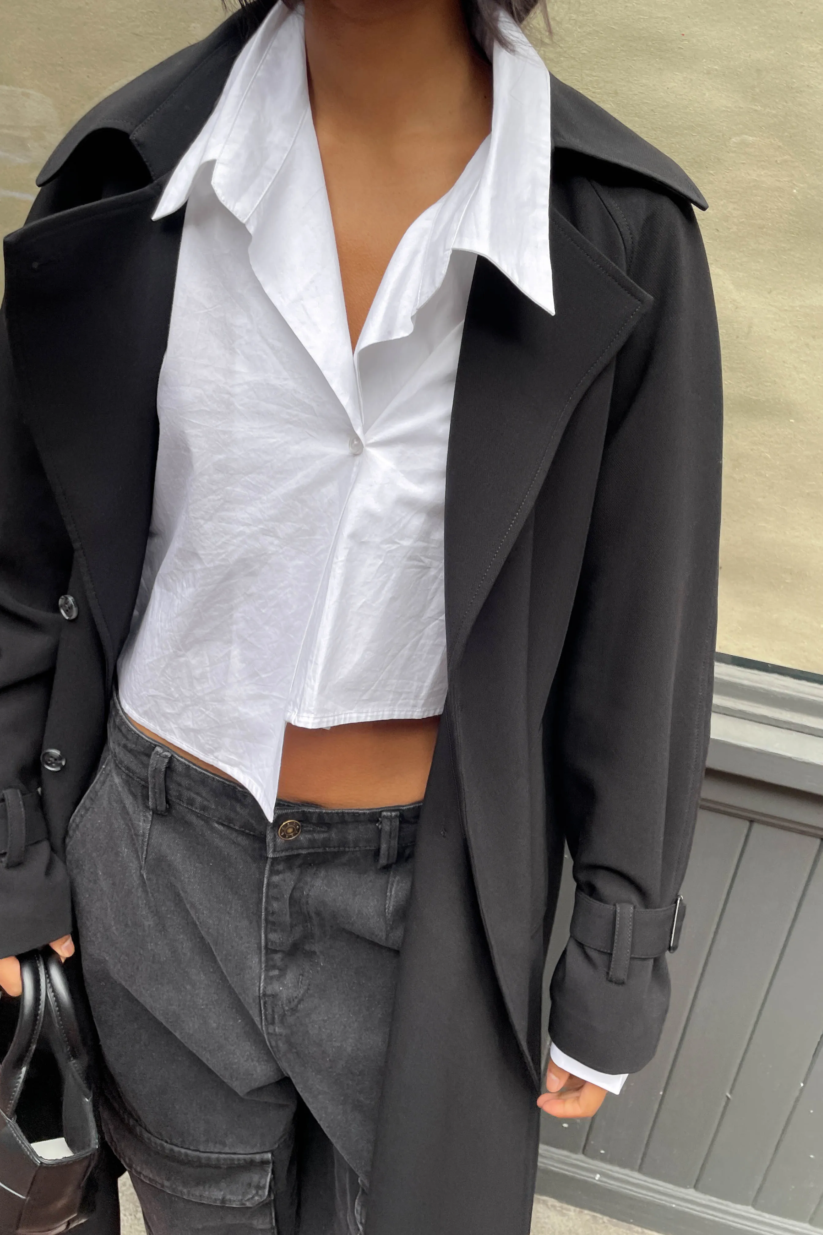 CROPPED ASYMMETRICAL HEM SHIRT