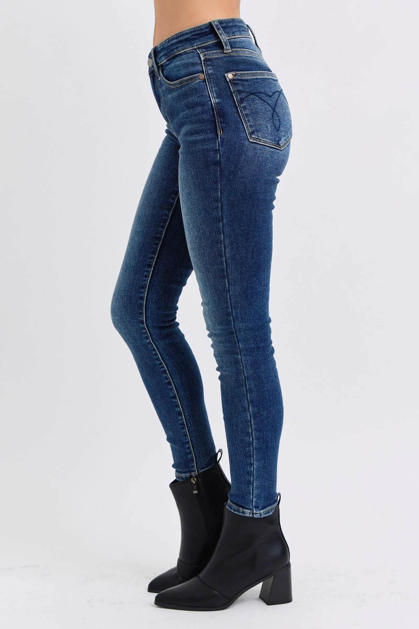 Judy Blue Mid Rise Thermal Skinny 82639