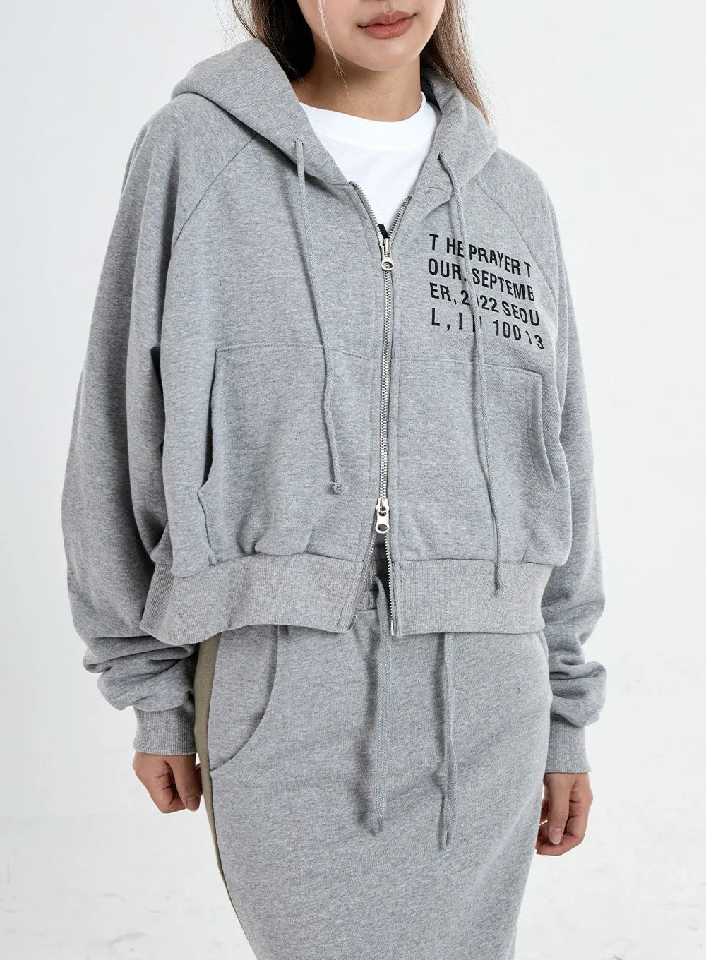 Lettering Zipper Semi Crop Hoodie CO06