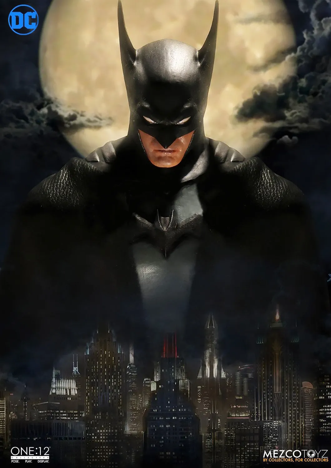 MEZCO TOYZ ASCENDING KNIGHT BATMAN COLLECTIBLE 1/12 SCALE- 76570