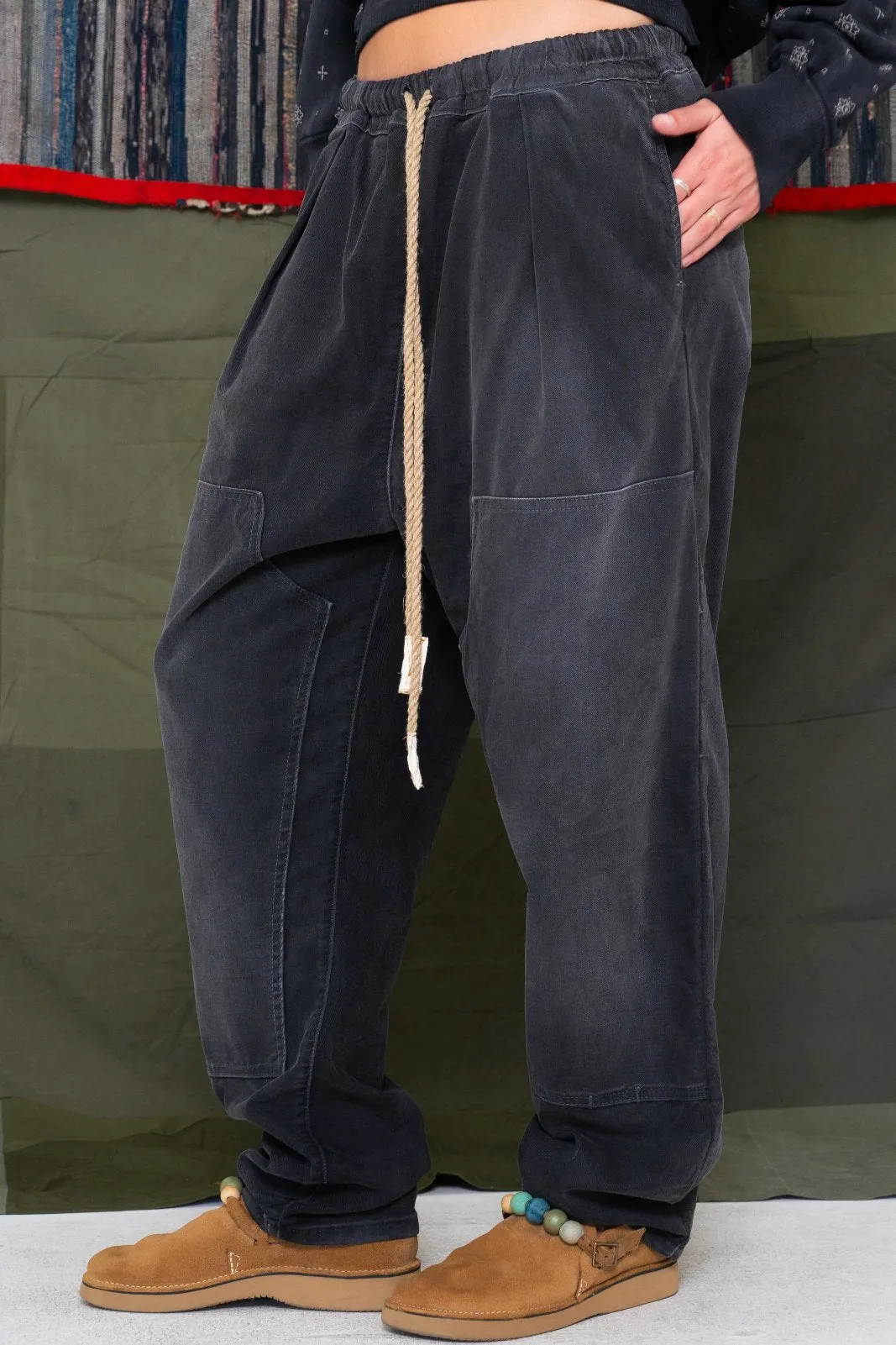 P70 Pleated Easy Pant Japan Twill Sunfaded Smoke Black