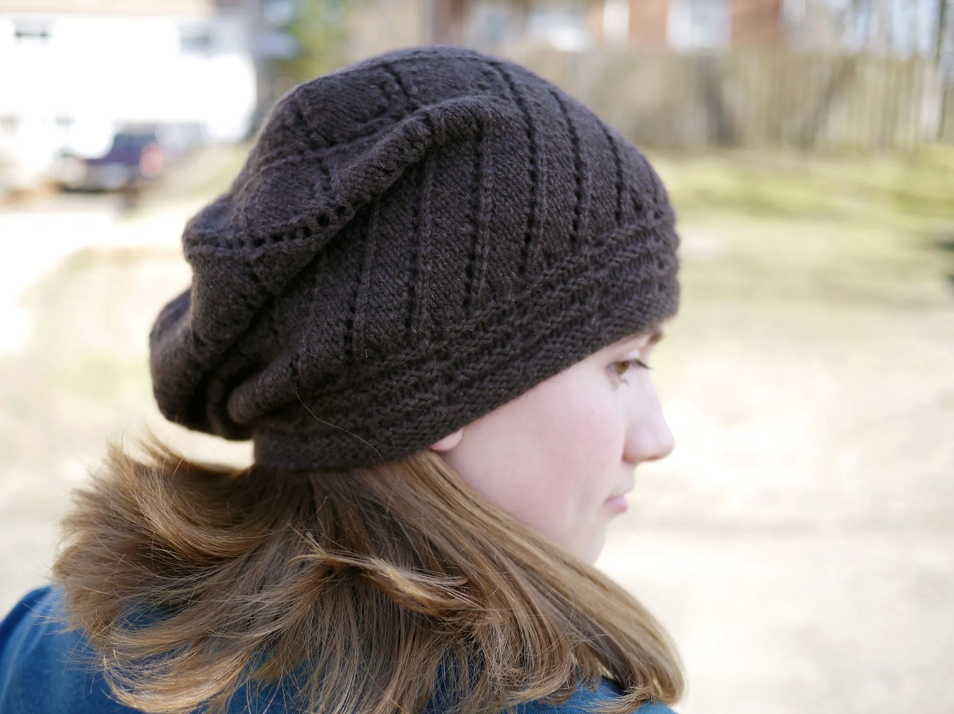 Peu Bourgeons Hat and Mitts <br/><small>knitting pattern</small>